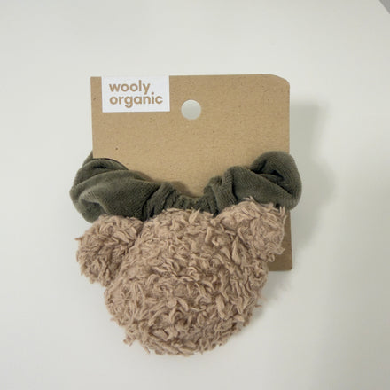 Scrunchie in cotone organico con orsetto 3D- khaki