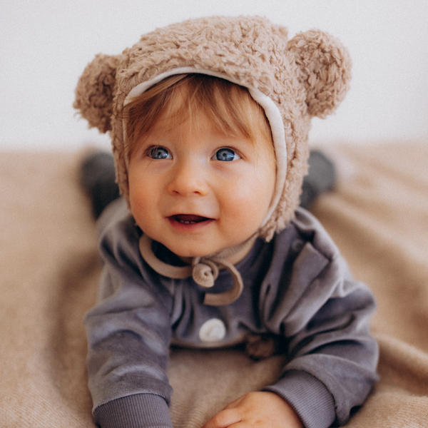 Cappellino baby in ecopelliccia con orecchie- beige