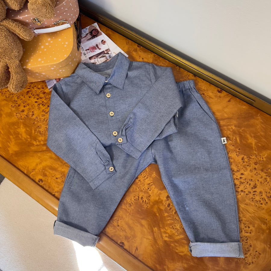 Camicia in chambray di denim con bottoncini in legno