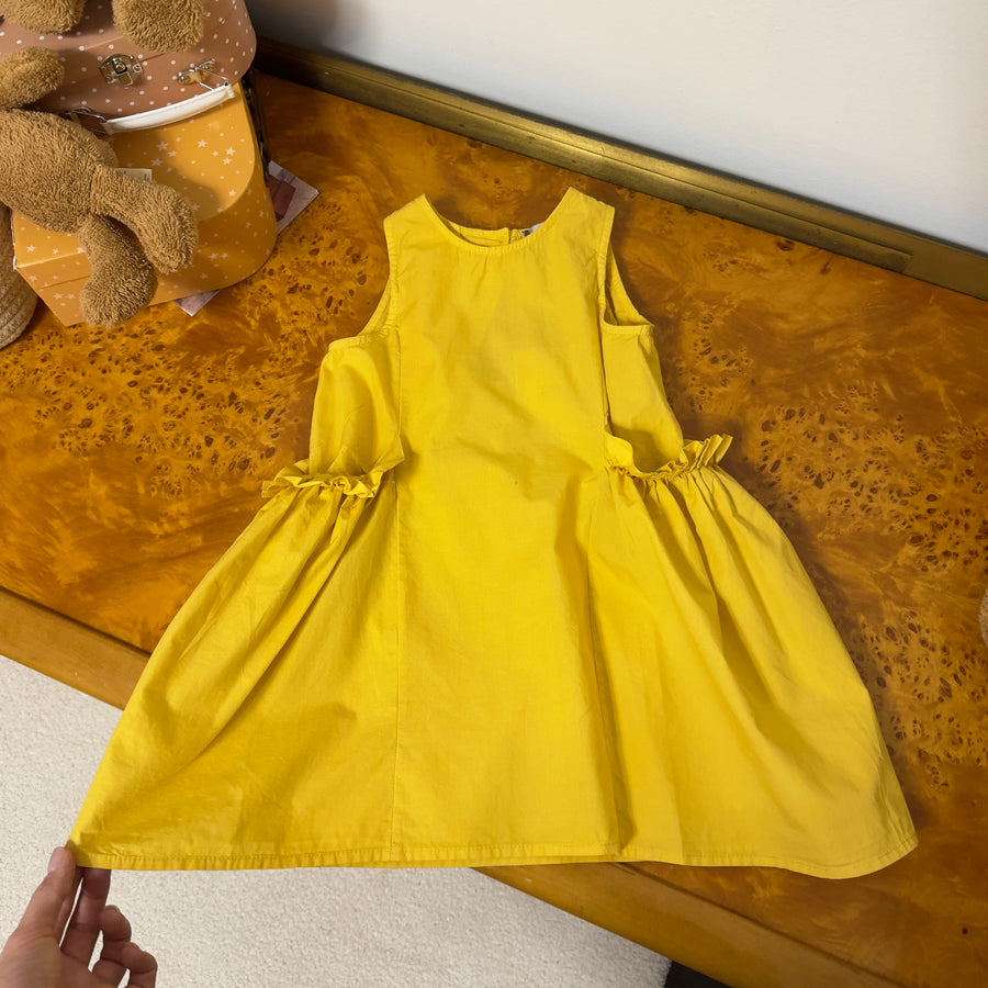 Abitino color miele con tasche a vista e ruches – Fresco, versatile e unico