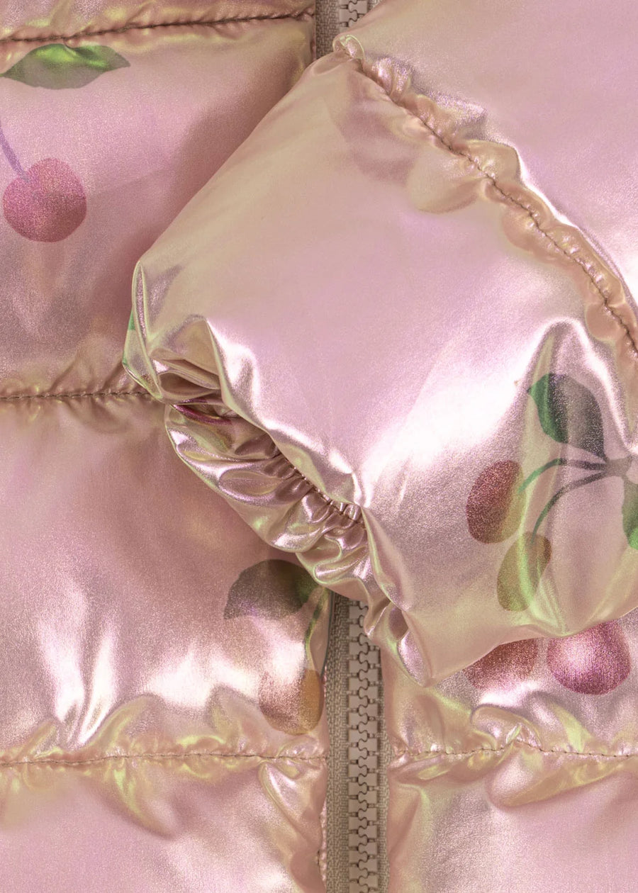 Piumino con cappuccio, fantasia ciliegia – ma grande cerise