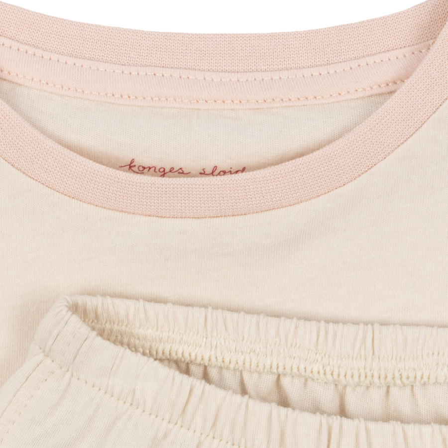 Completo in cotone organico con ciliegine - facile ed estremamente versatile