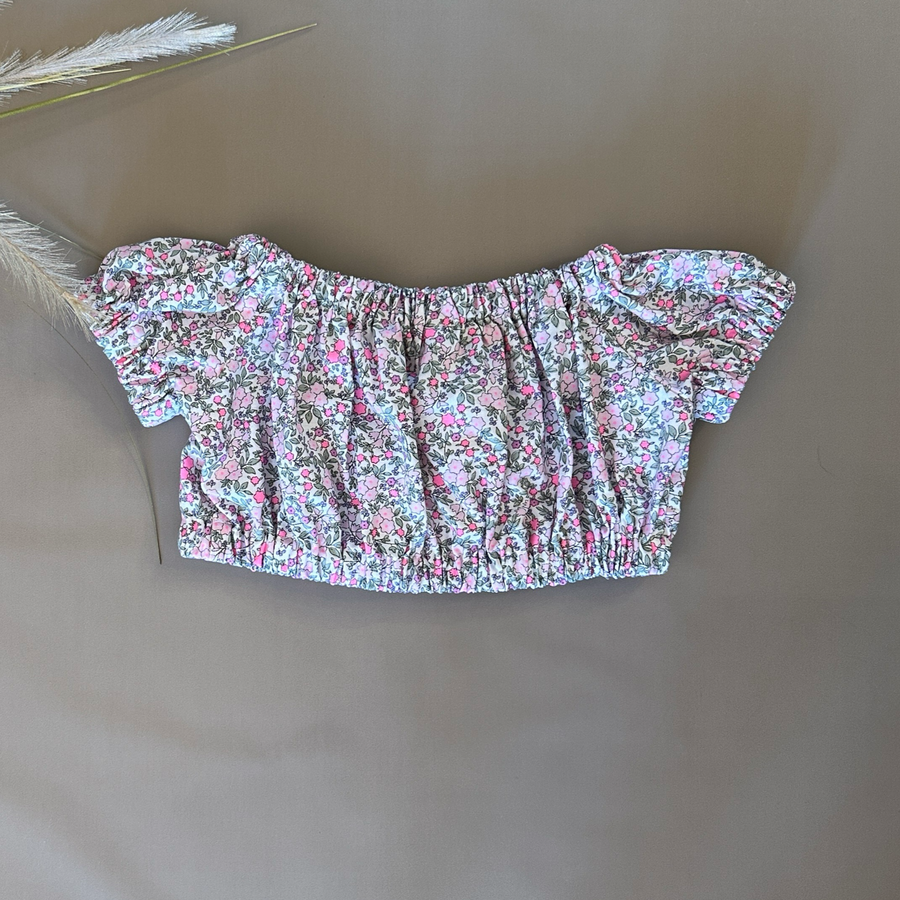 Top in cotone con microfiorellini ed elestico sulle spalle: freschezza e comfort