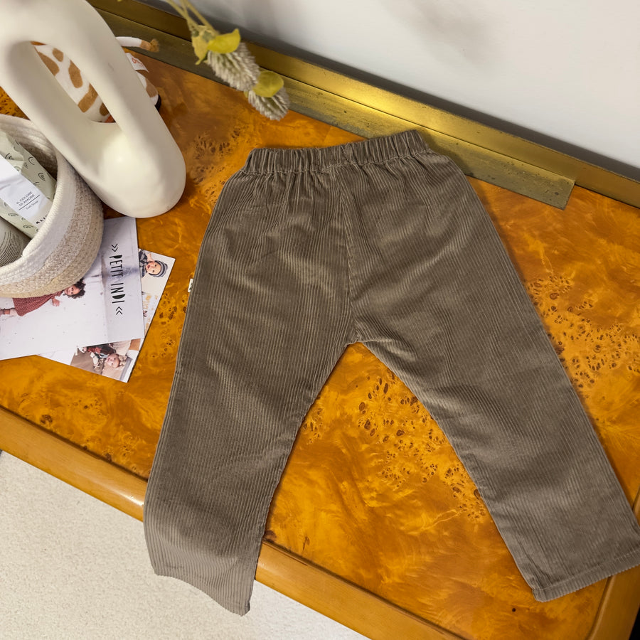 Pantalone in velluto a coste morbidissimo – fango