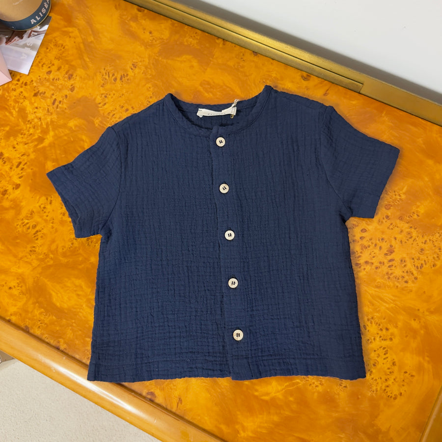 T-shirt in mussola di cotone blu notte con bottoncini