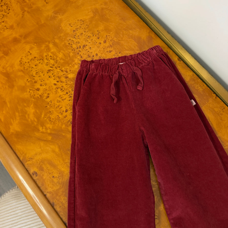 Pantalone in microvelluto a coste morbido – prugna
