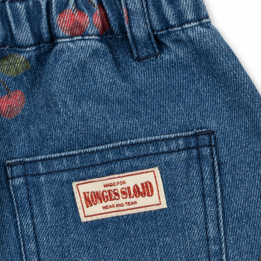 Pantaloncini in denim di cotone organico con ciliegie