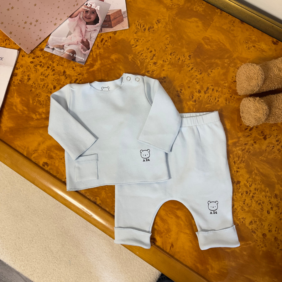 Completo azzurro cielo con maglia basic e ghettina senza piedini