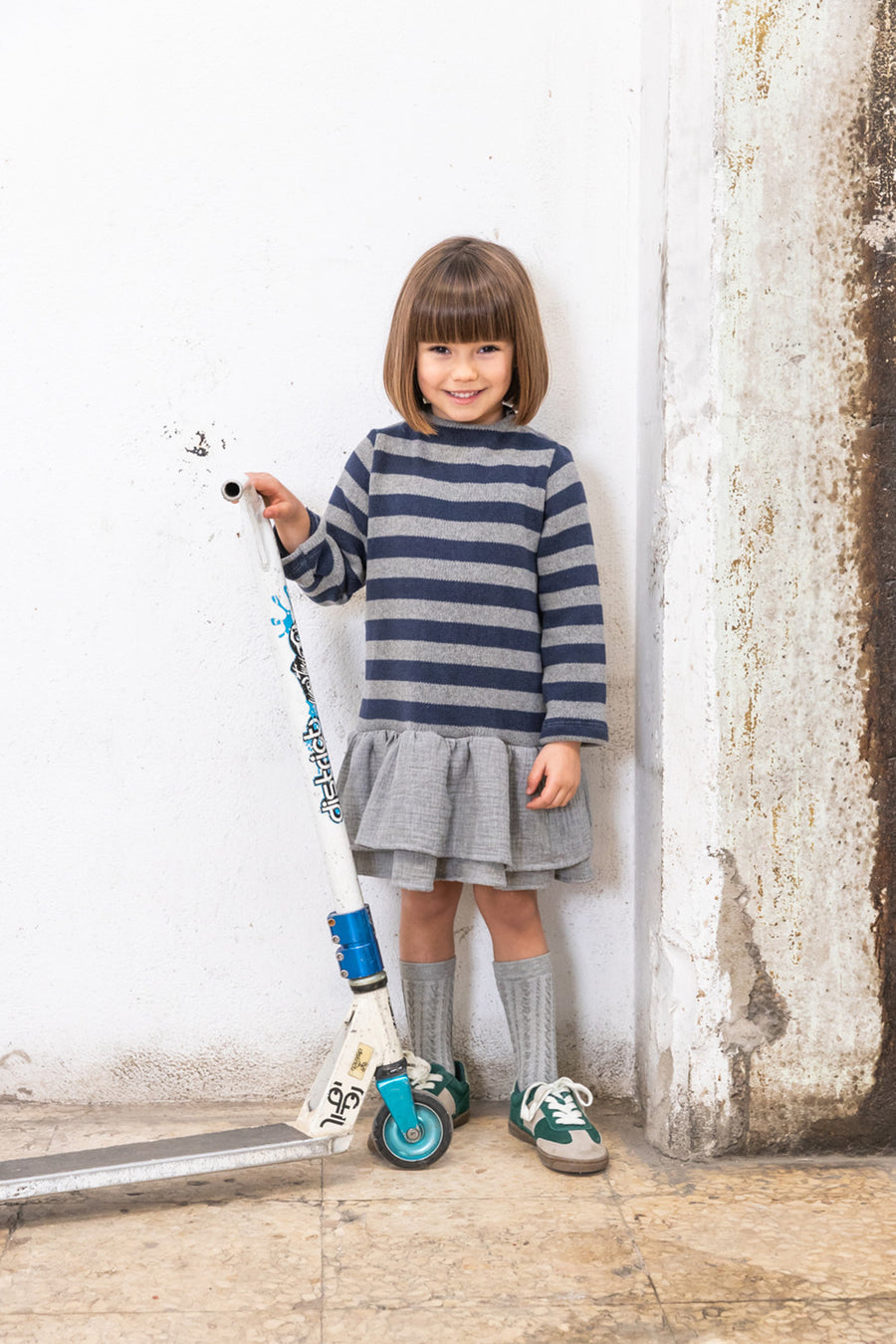 Abito in morbidissima maglia a righe blu e grigio - comfort e volume assicurato
