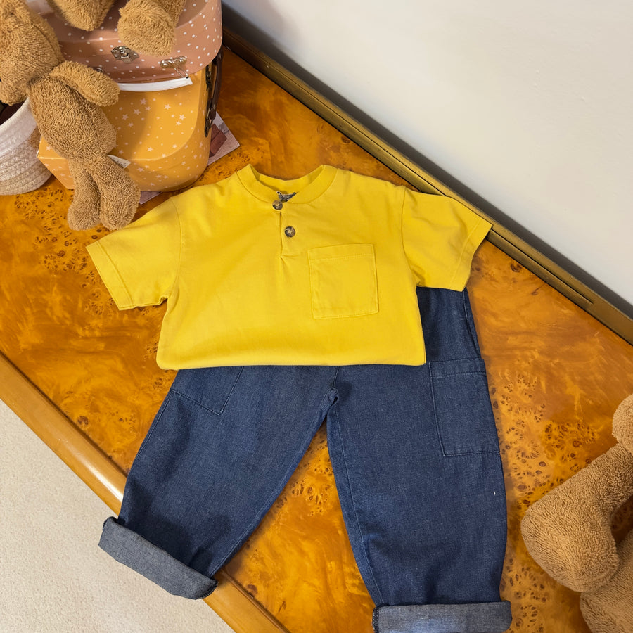 Pantalone in denim morbidissimo , elastico in vita e tasche a vista
