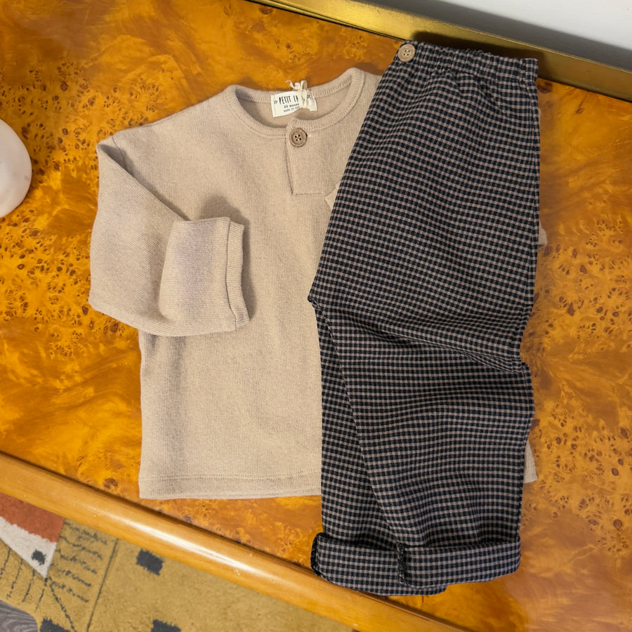 Completo maglia avena e pantalone check