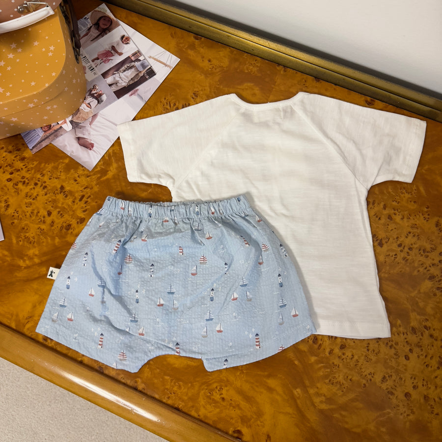 Set Completo T-shirt Giraffa & Elefante con Pantaloncini Coordinati in Tonalità Terra