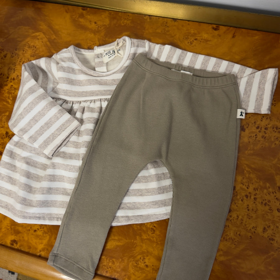 Completo maglia a righe e leggings