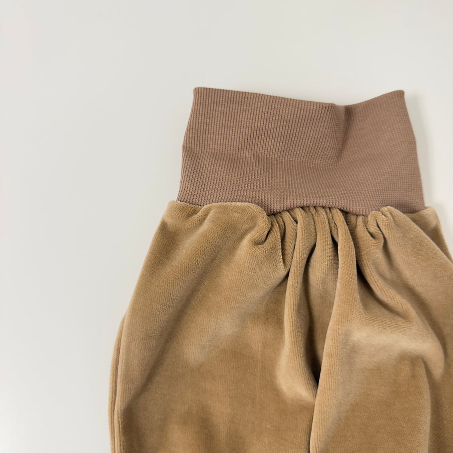 Pantalone baby in velluto di cotone organico - stucco