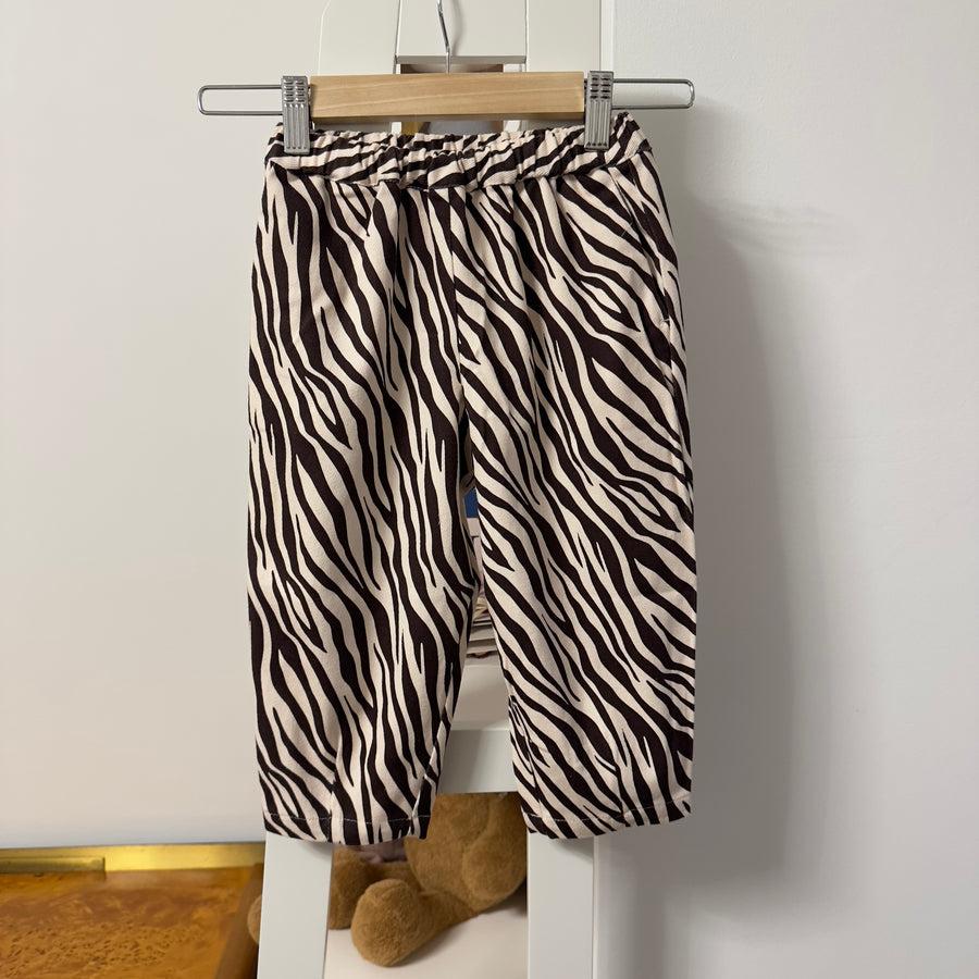 Duna Zebra Pant – Pantalone Morbido con Elastico e Stampa Zebra