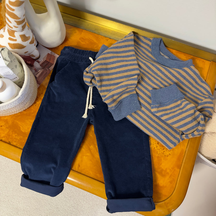 Pantalone in micro velluto blu notte – Versatile e raffinato