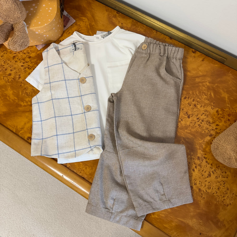 T-shirt in cotone latte con cuciture a vista nocciola – Jersey morbido, fit rilassato