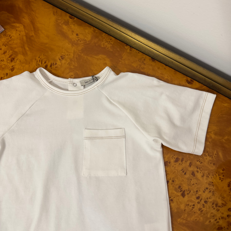 T-shirt in cotone latte con cuciture a vista nocciola – Jersey morbido, fit rilassato