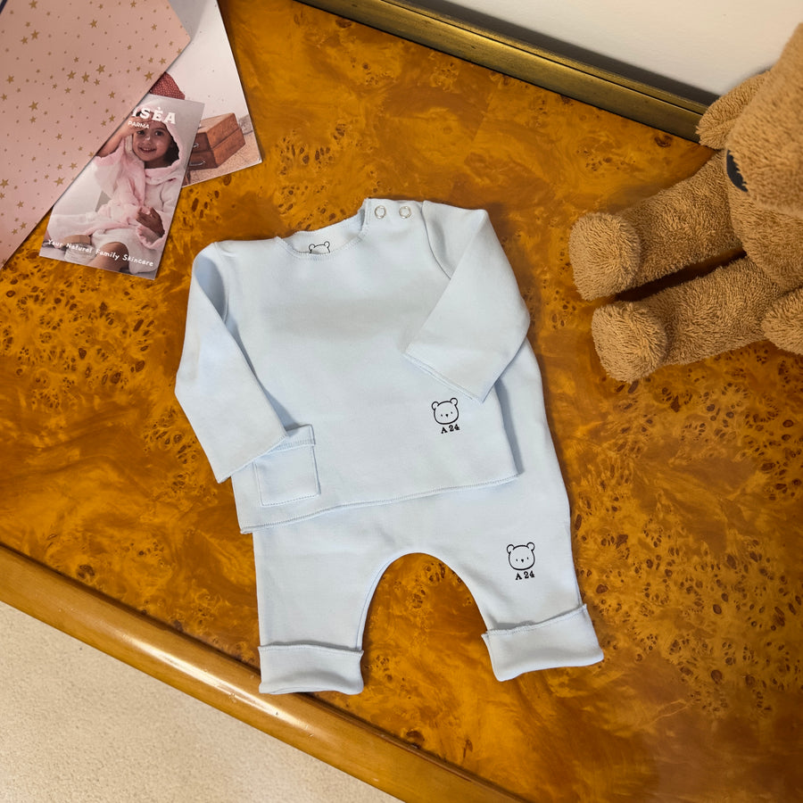 Completo azzurro cielo con maglia basic e ghettina senza piedini