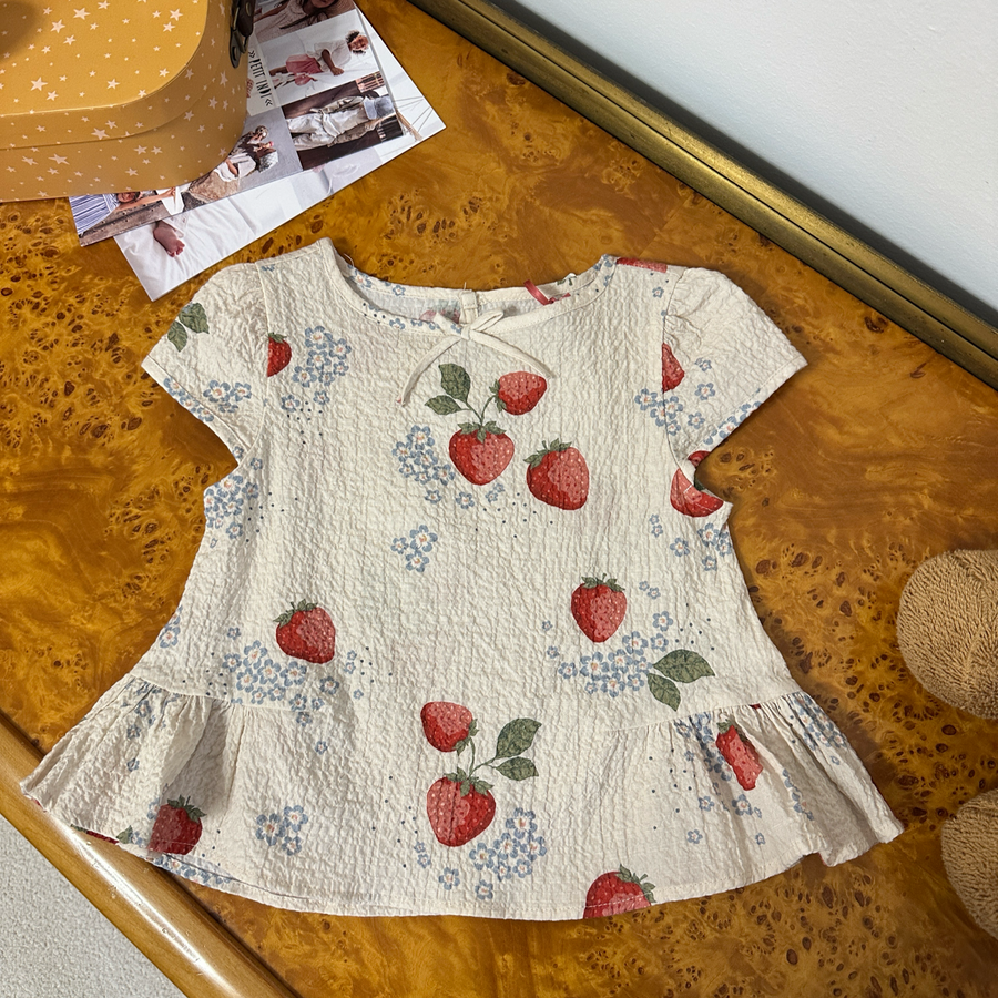 Ava Top  in seersucker– Fresco, svasato e versatile