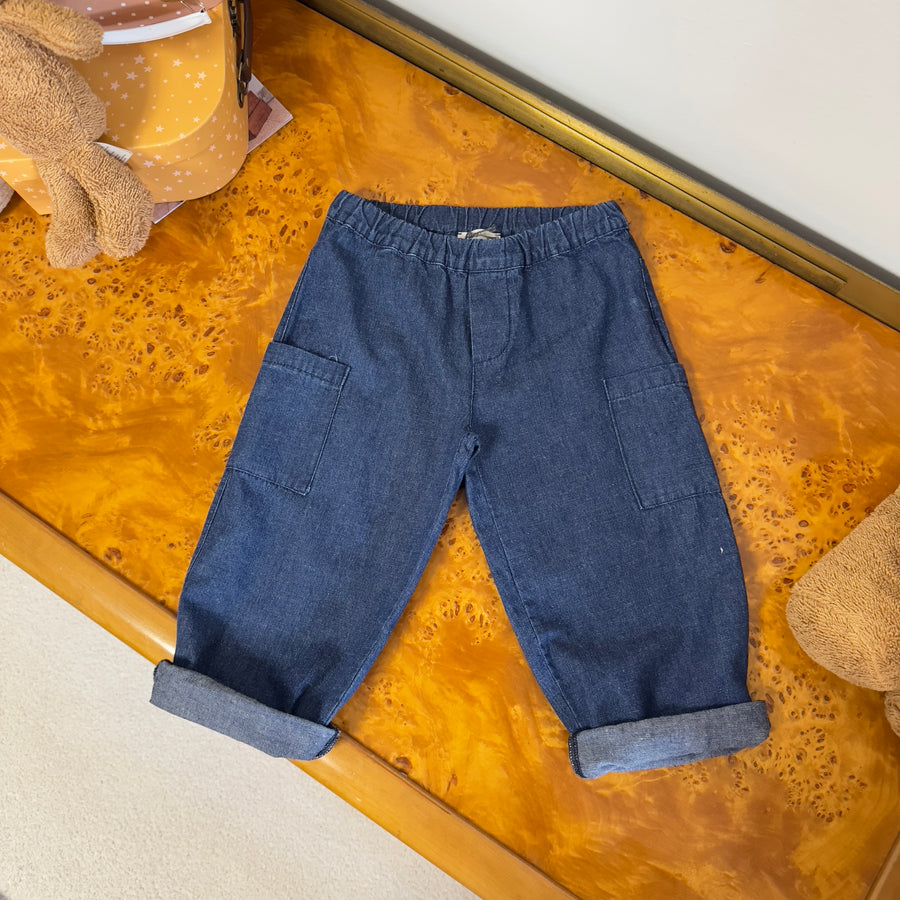 Pantalone in denim morbidissimo , elastico in vita e tasche a vista