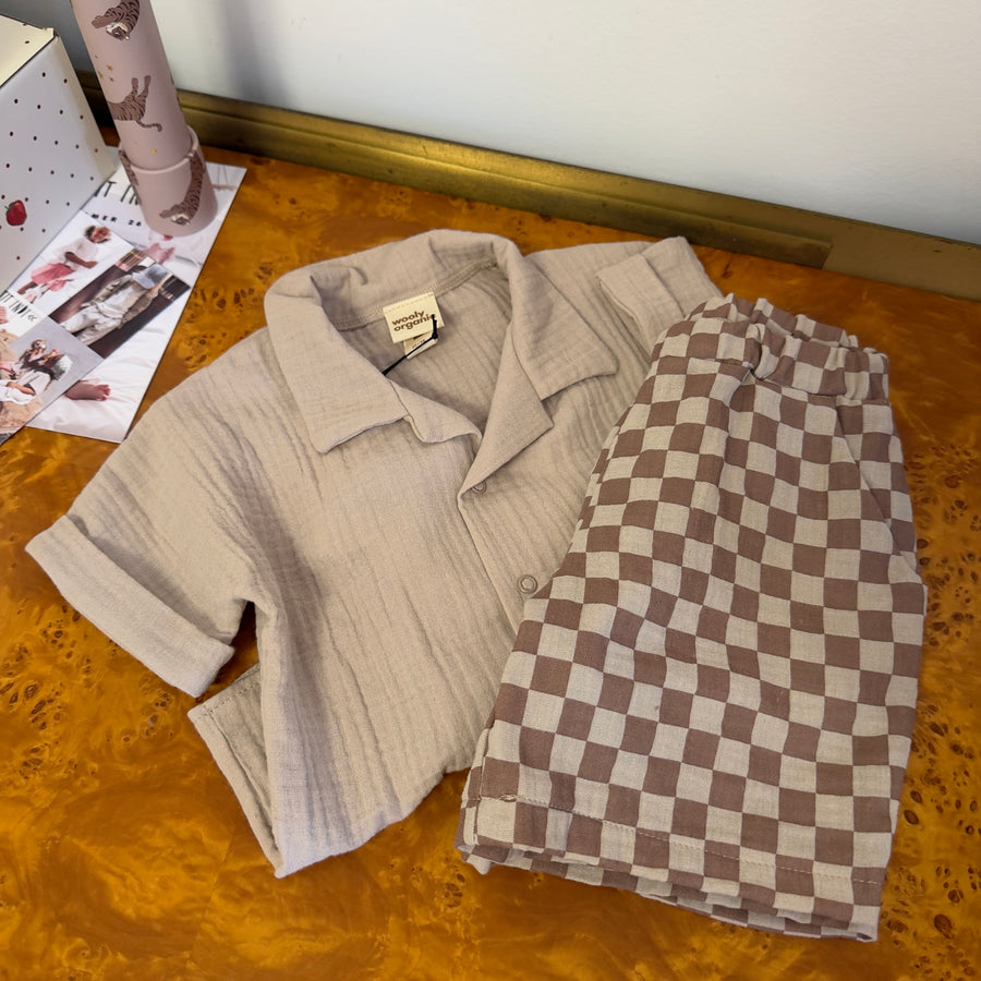 Camicia in Mussola di Cotone Organico Warm Sand – Versatile e Chic