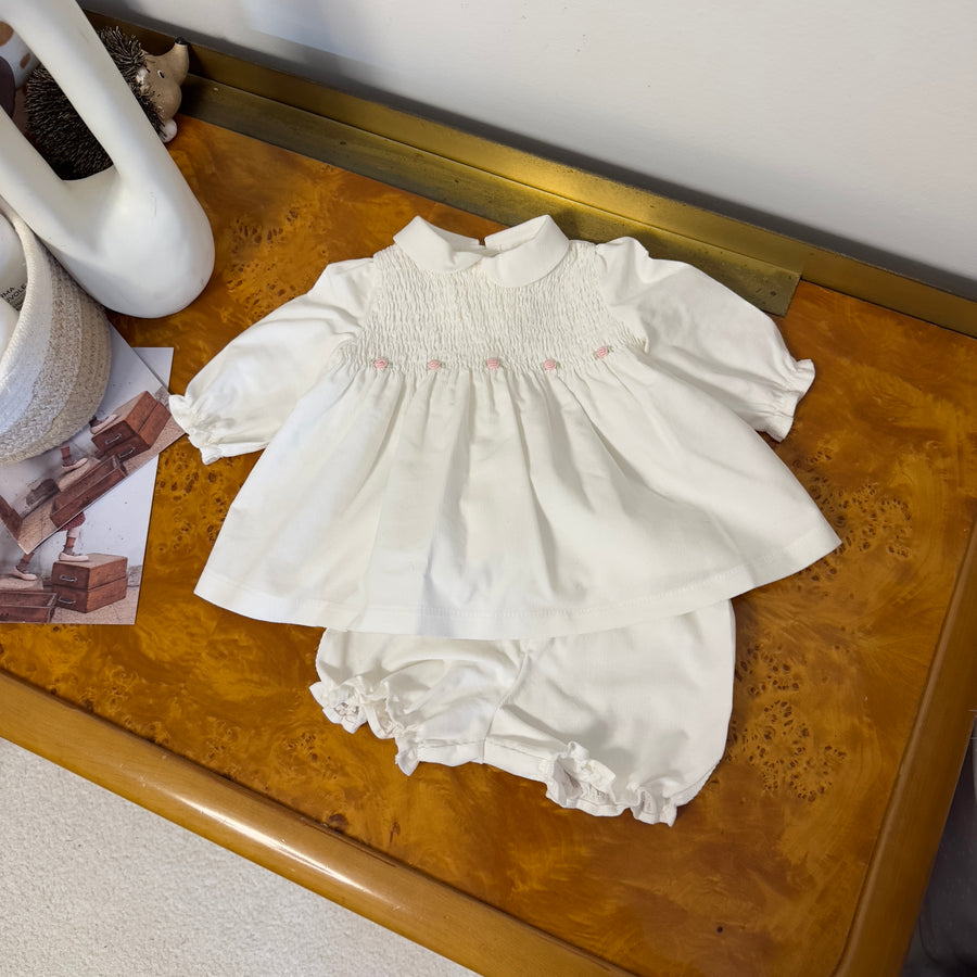 Set bloomer e abitino in micro velluto con punto smock e roseline – latte