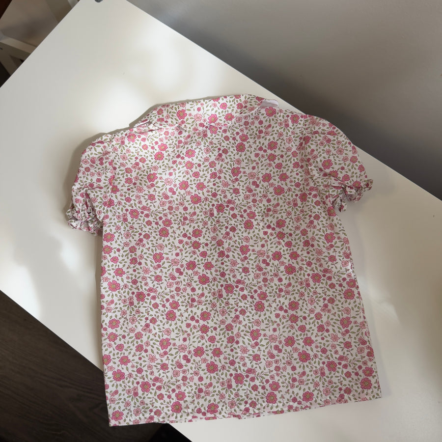 Blusa in cotone con stampa floreale e colletto a fiore – delicata e versatile