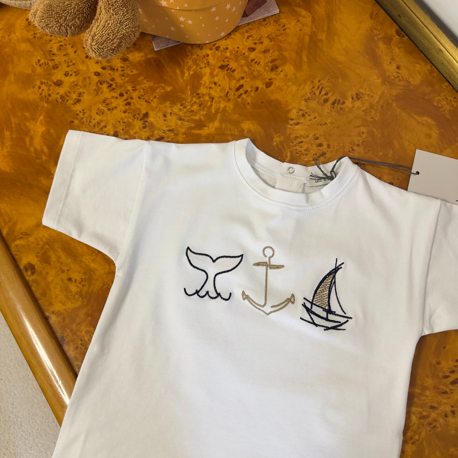 T-shirt in jersey di cotone morbido con ricami a tema mare