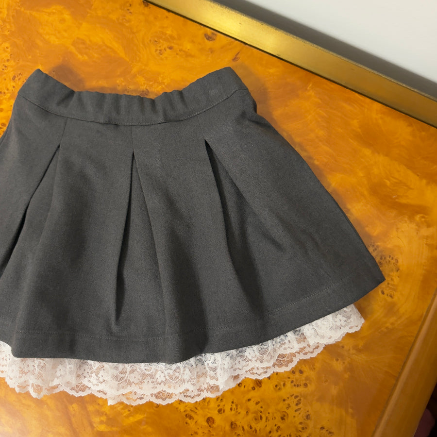 Gonna plissettata grigia con pizzo