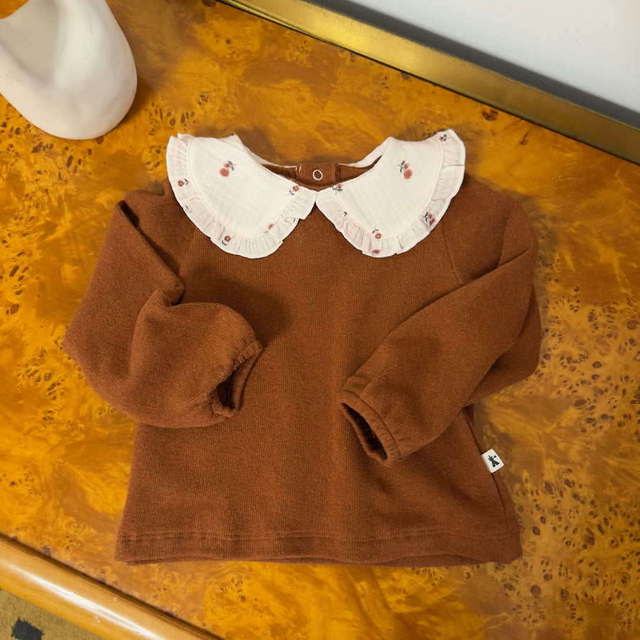 Maglia in caldo cotone ginger con colletto fiori