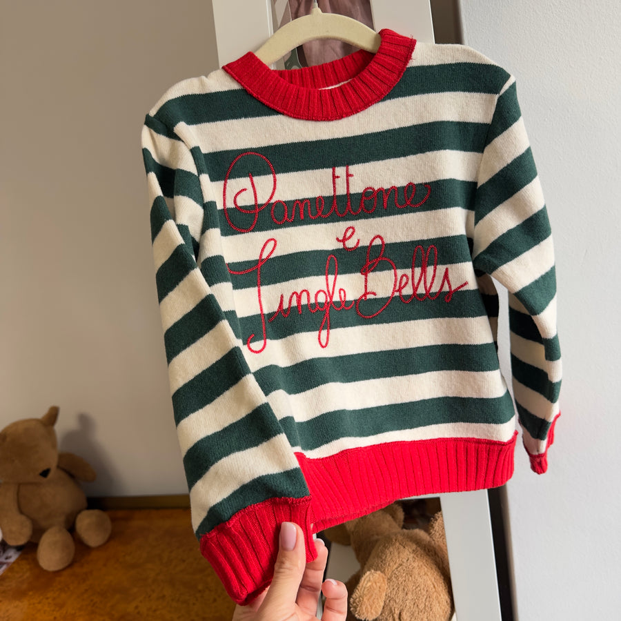 Maglione in caldo cotone con ricamo Panettone e Jingle Bells - riga pino
