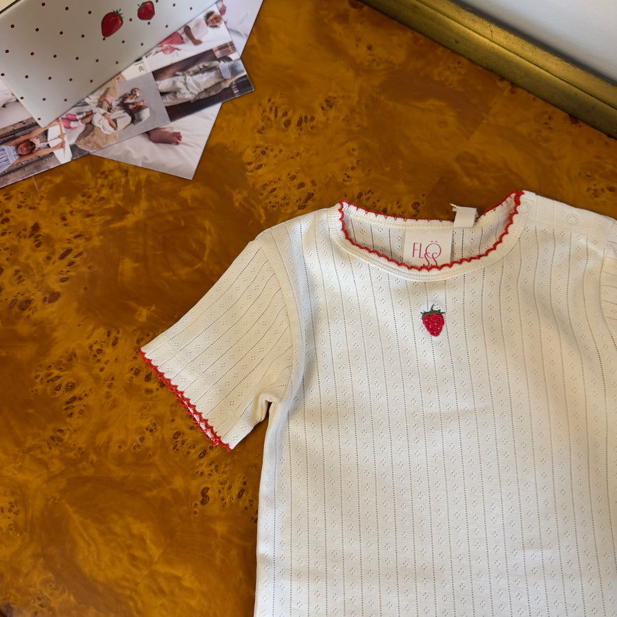 Flora Pointelle T-Shirt Traforata con Fragola Ricamata -Gentle Cream