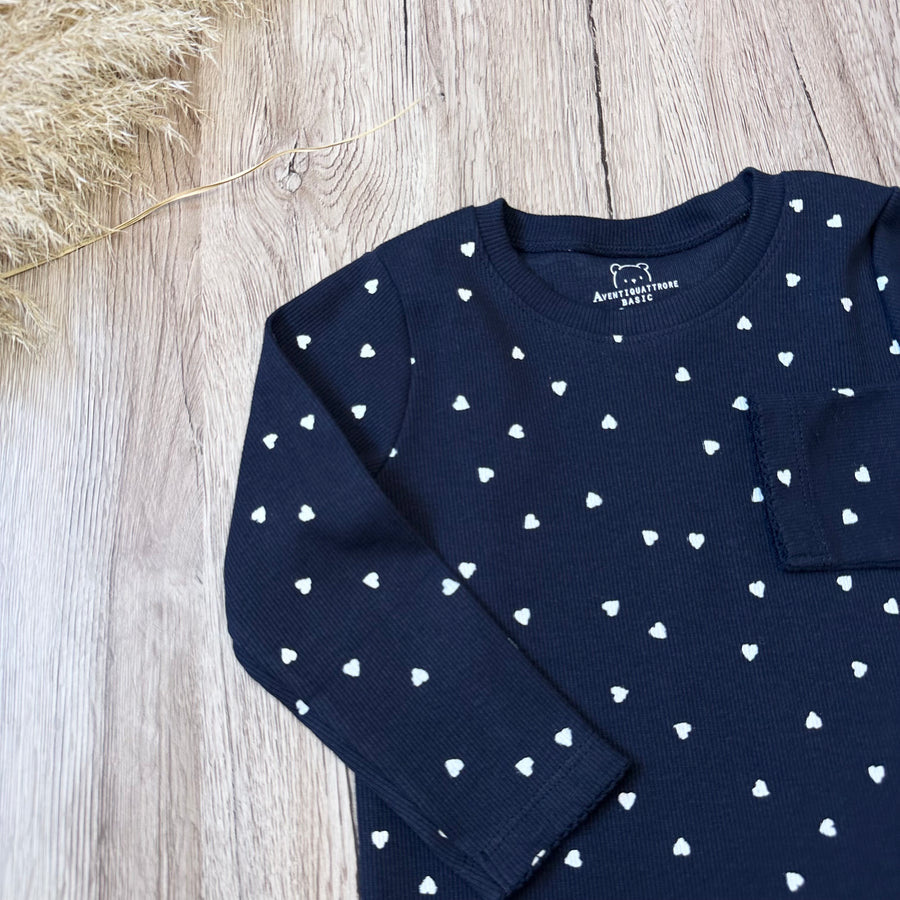tshirt ml a costina blu notte con cuoricini bianchi -dolcezza e comfort ogni giorno