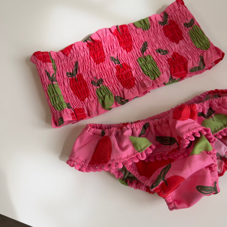 Costume artigianale in cotone con mele verdi e rosse