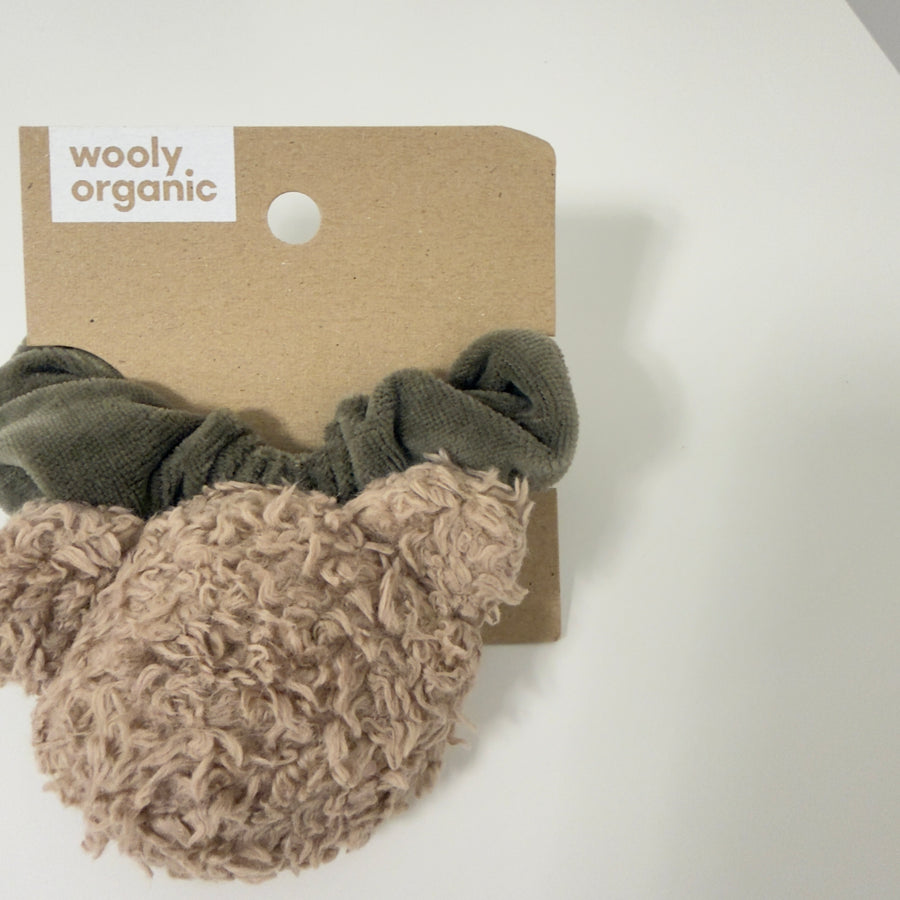 Scrunchie in cotone organico con orsetto 3D- khaki