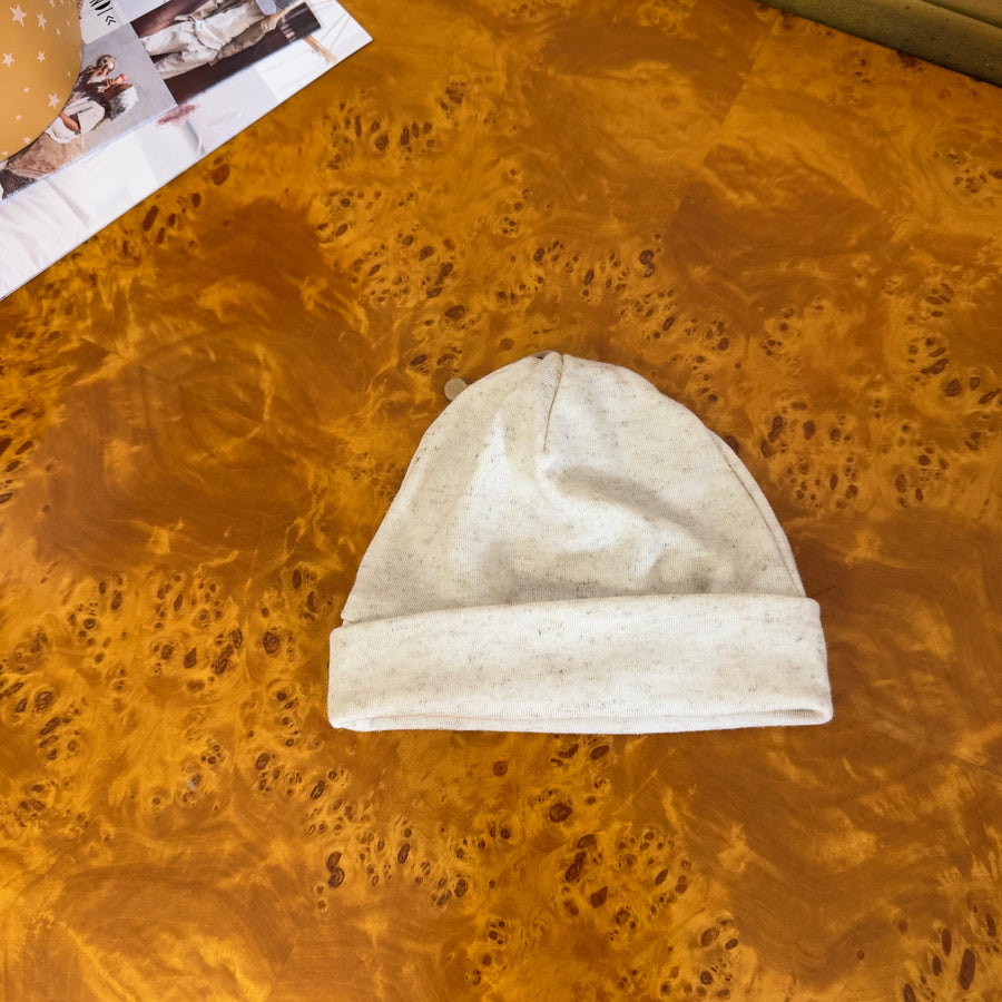 Cappellino mélange ecru in lyocell da eucalipto e lino – Morbido, traspirante e confortevole