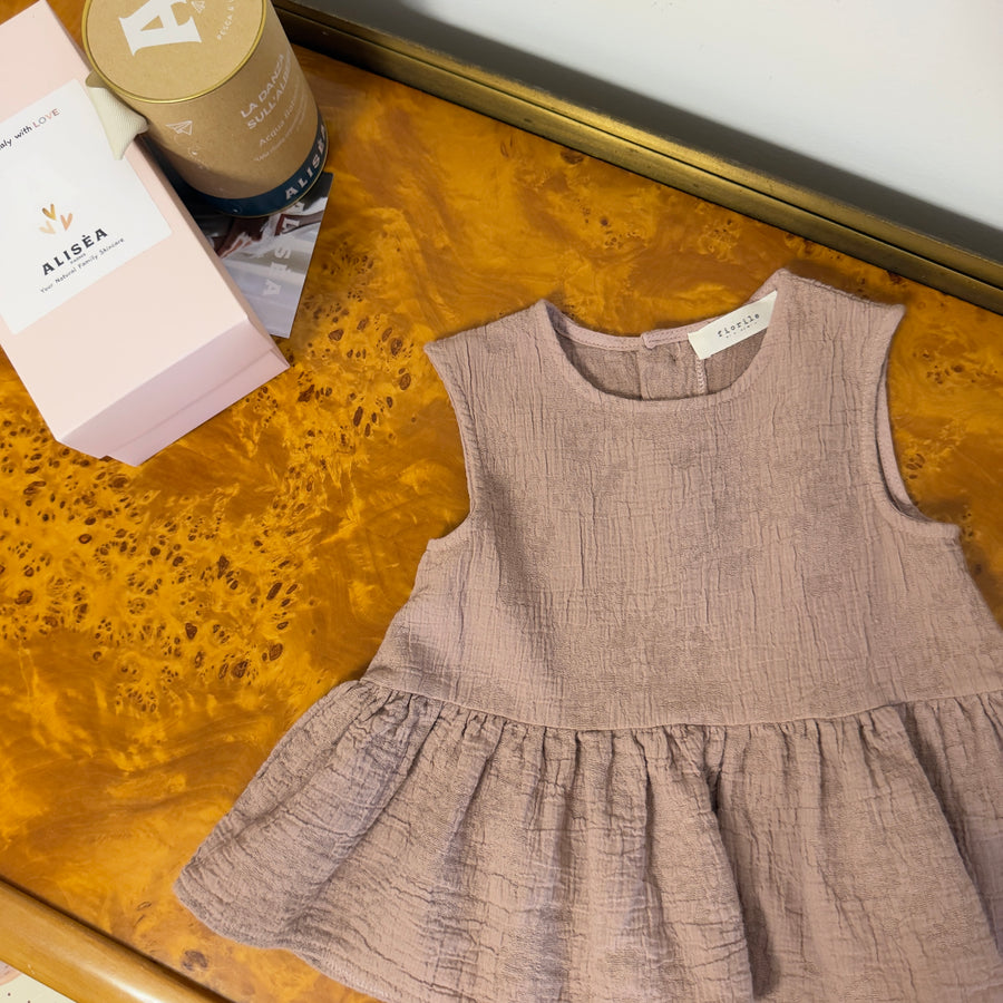 Top svasato in mussola di cotone con roselline tono su tono- cameo rose