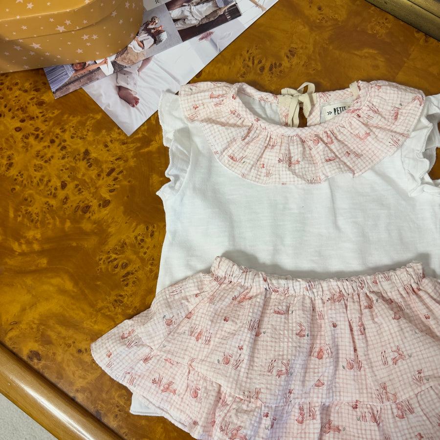 Set completo con bloomer a gonnellina integrata e maglietta con colletto – fantasia coniglietti