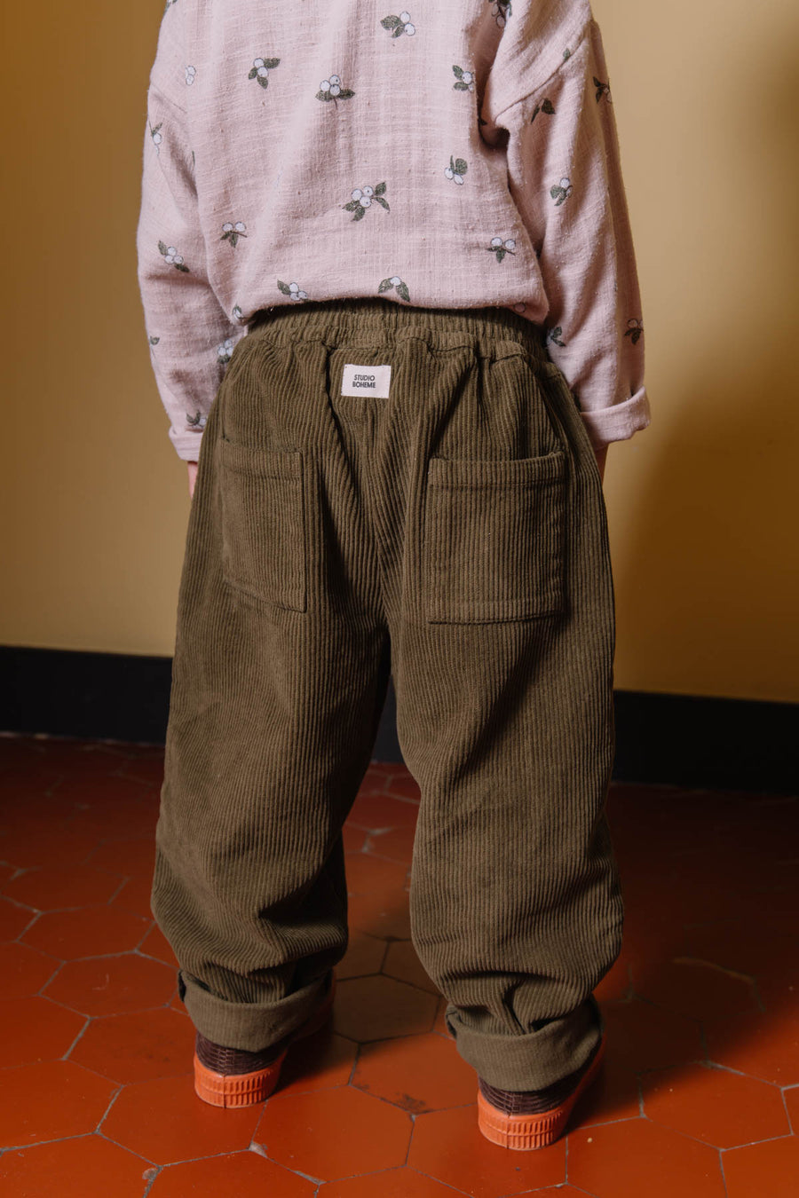 Pantaloni Carrot dark Olive  – Velluto a Coste in Cotone Bio