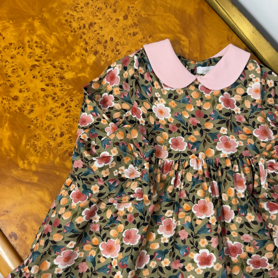 Abito Doppiato in Puro Cotone a Fiori con Collo Rosa -Fiori su Fondo Verde Oliva