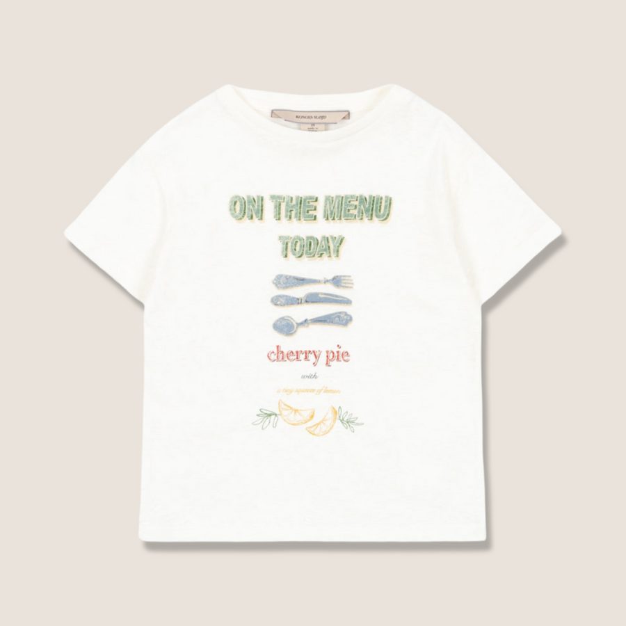 T-Shirt Fiammata in Cotone Organico e Lino con Stampa “On the Menu Today” – Maglia Traspirante e di Qualità