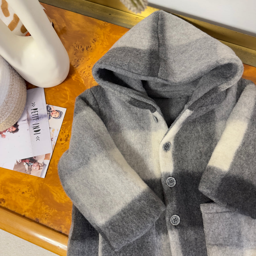 Cappotto REVERSIBILE a quadri sfumati latte e carbone - morbidezza unica