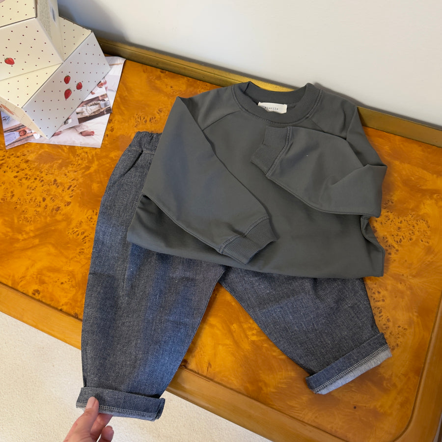 Pantalone in Denim Leggero – Pinces Frontali e Vita Elasticata