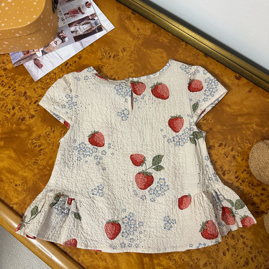 Ava Top  in seersucker– Fresco, svasato e versatile