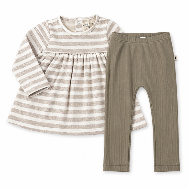 Completo maglia a righe e leggings