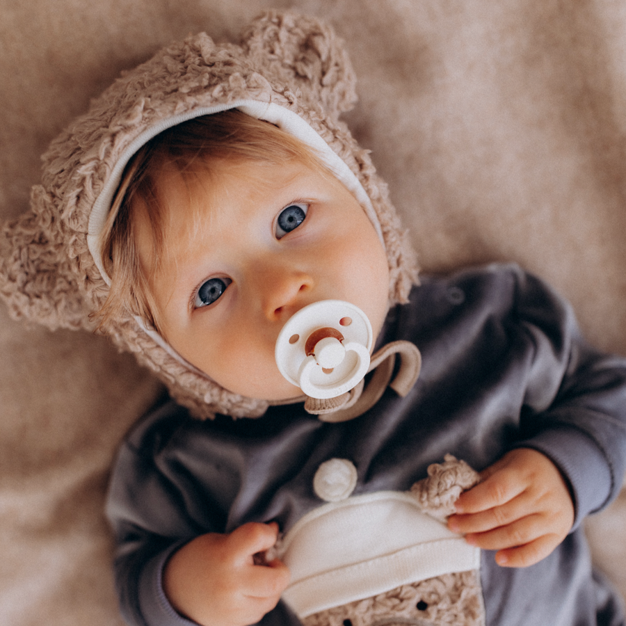 Cappellino baby in ecopelliccia con orecchie- beige